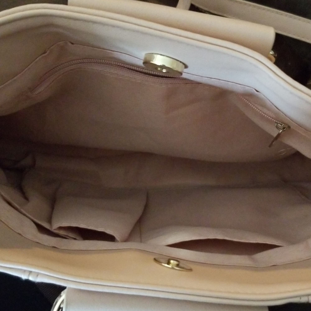 Purse - Picture 2 of 3